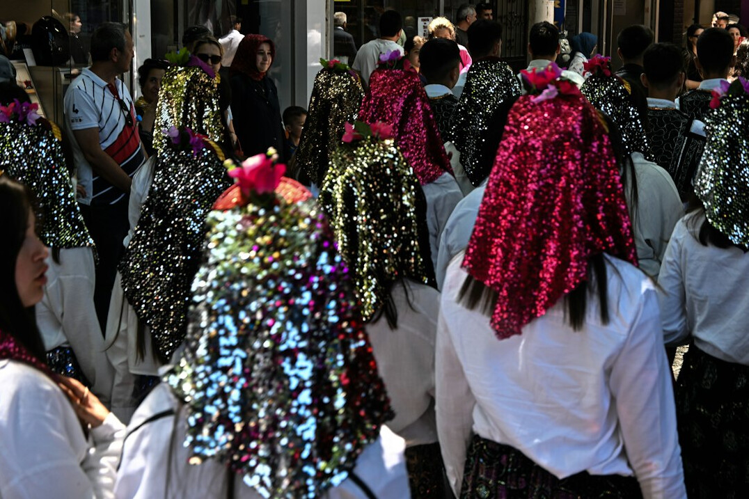 traditional festival crowd